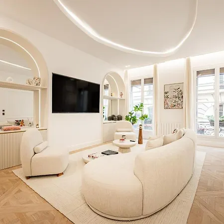 1#new 8 Personnes- Saint Germain Notre-dame Parigi